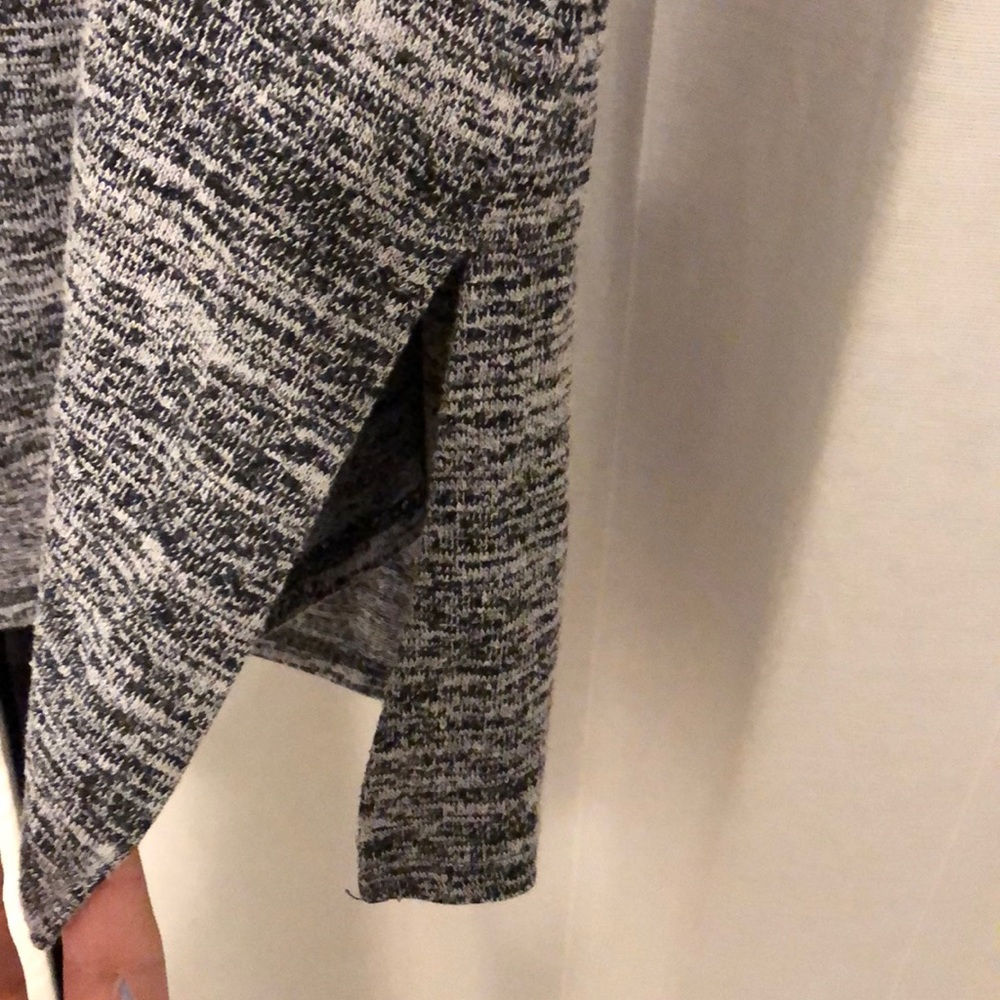 [SOLD] Criss-Cross Back Tunic - Picture 3 of 3